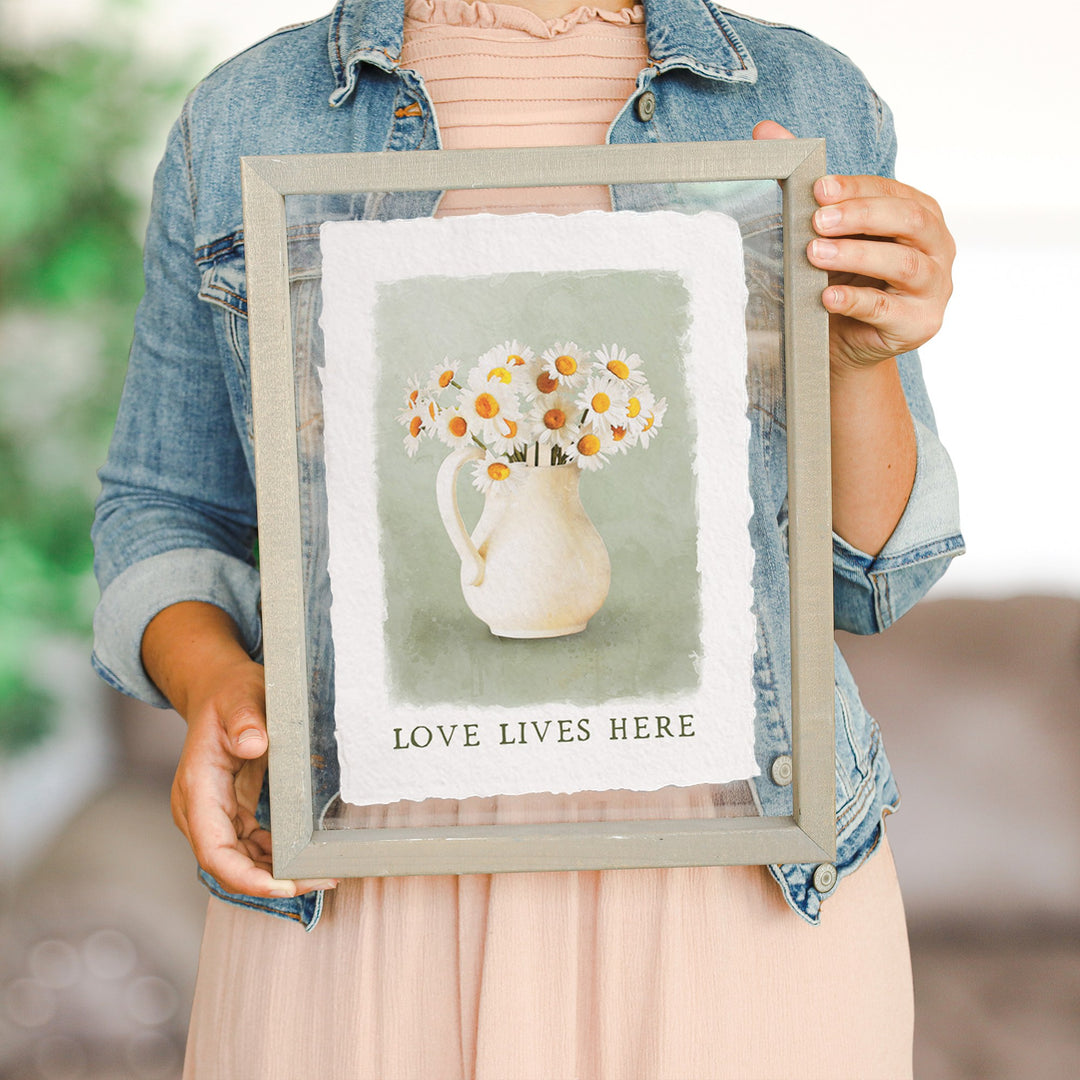 Love Lives Daisies