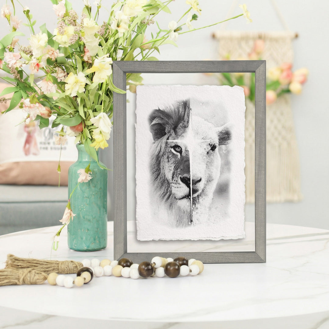 B&W Lion Lamb