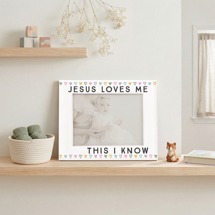Jesus Loves Me
