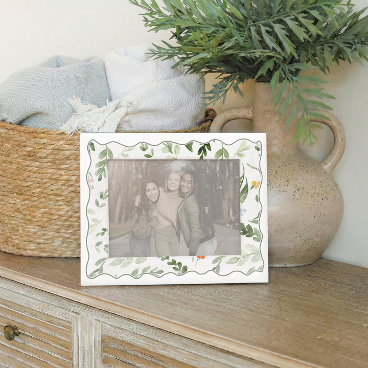 Leaf Pattern Border