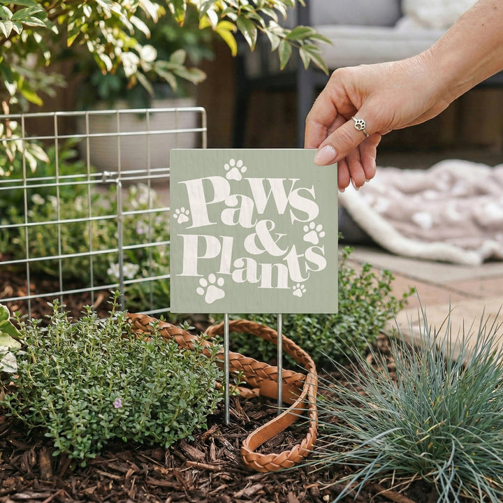 Paws & Plants Green